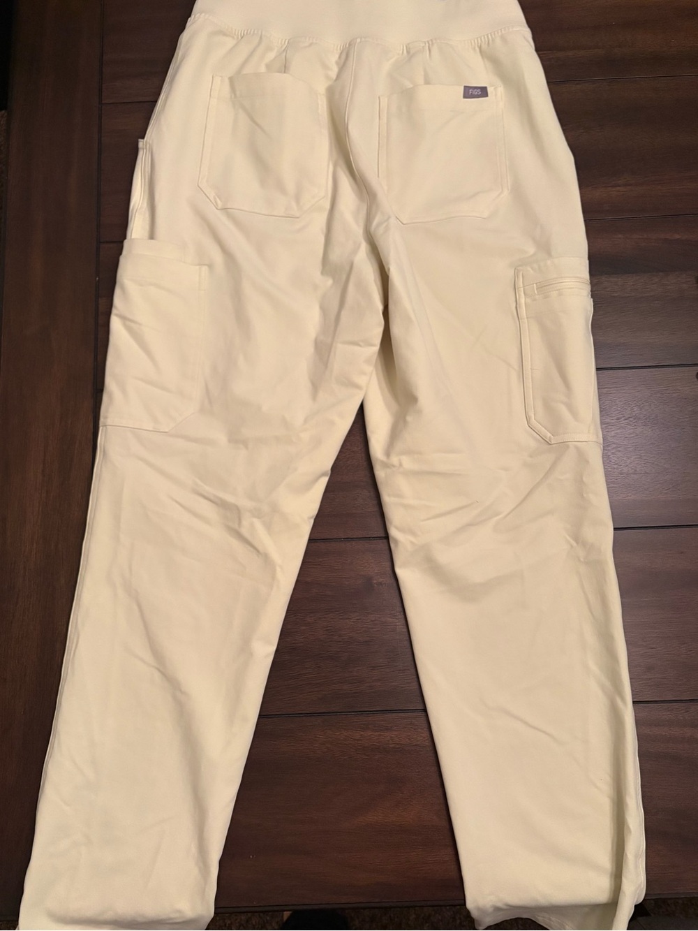 FIGS Women's Light Yellow Scrub Top and Pants - Picture 3 of 5